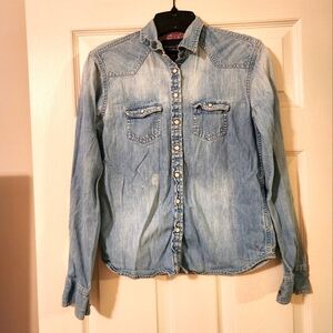 💥American Eagle Outfitters Size XS Denim Top - White Stain on the Front